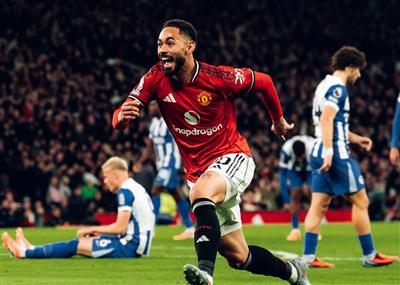 ¡El Rey Lobo muestra su poder! Cunha anotó el primer gol de su carrera con los Red Devils con un disparo delante de la portería, dándole al Manchester United una ventaja de 1-0.
