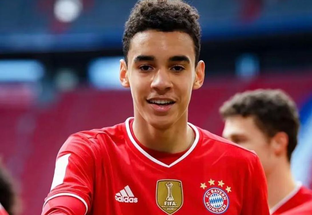 Reportero: Davis e Hiroyuki Ito volverán a la cancha en diciembre, pero Musiala necesitará de 4 a 8 semanas