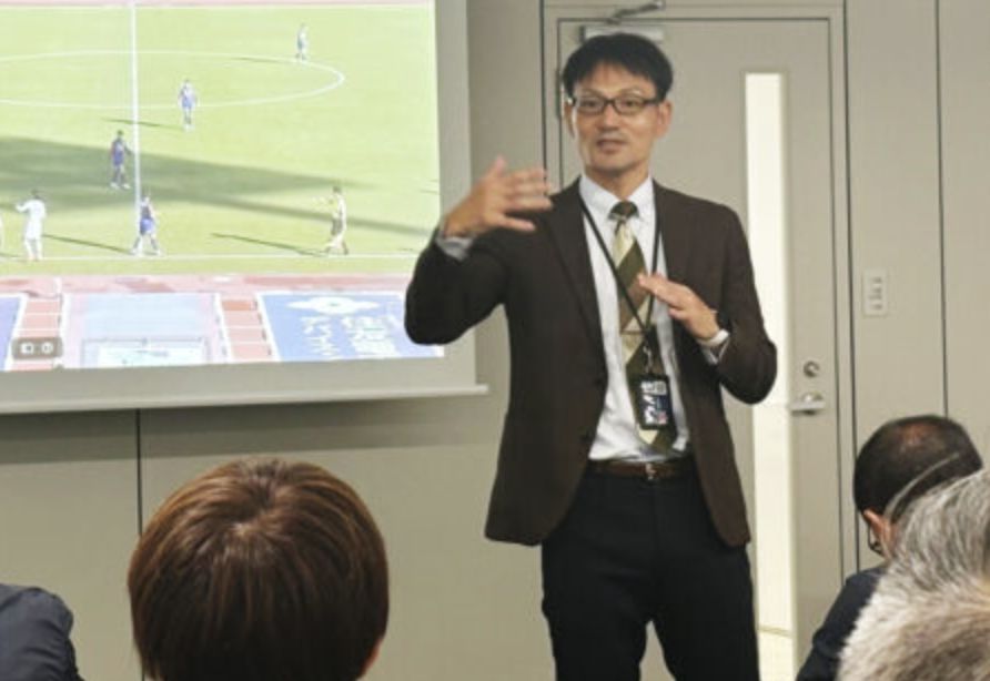 El Comité de Árbitros de la Asociación Japonesa de Fútbol admitió que el árbitro calculó mal un gol en el partido Marineros 4-0 Urawa