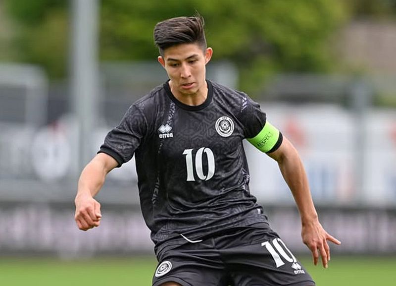 El adolescente amonestado por el Chelsea marcó contra Bélgica y se convirtió en el goleador más joven en las eliminatorias europeas del mundo en 60 años.