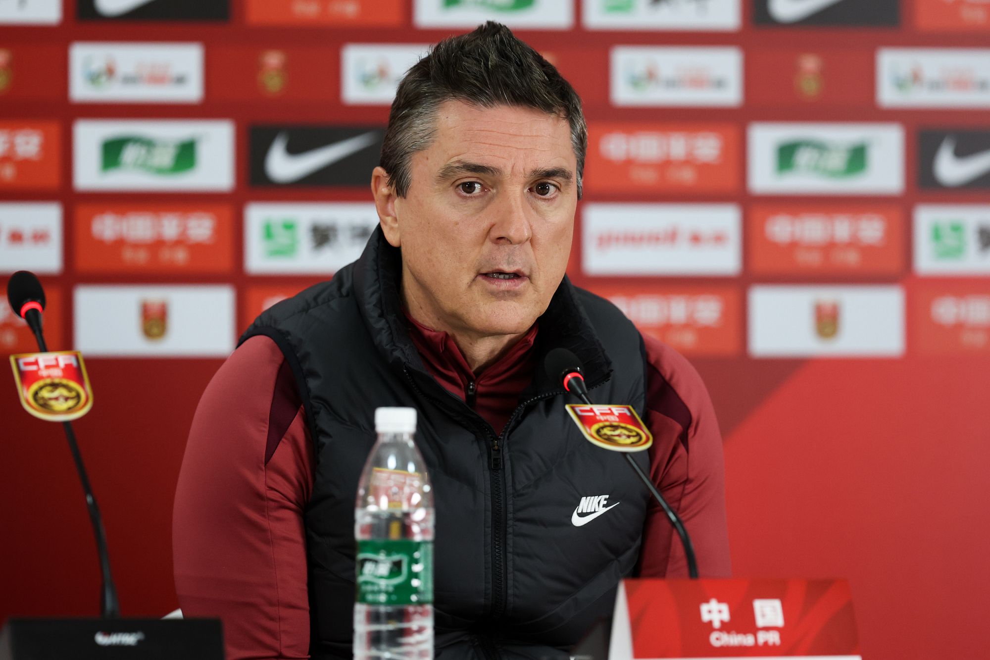 Antonio: Cuando descubrí a Bayholam, todavía jugaba como defensa central; Mantuve a los jugadores alejados de los comentarios externos.