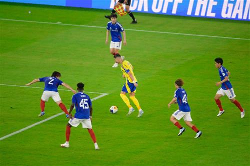 Yokohama Marinos contra Nasr