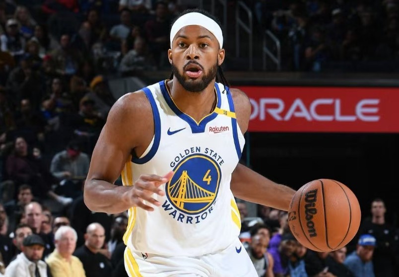 ¡La brecha en el puntaje de banco es obvia! El banco de los Warriors anotó hasta 63 puntos, mientras que los Suns solo anotaron 19 puntos.