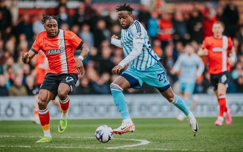 Luton Town contra Nottingham Forest