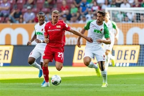 B. Bayer Leverkusen vs Unión Berlín