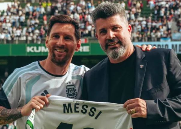 Jefe del Elche: Muchas gracias a la selección argentina por venir a entrenar y darle la bienvenida a Messi para que se una al equipo en el futuro