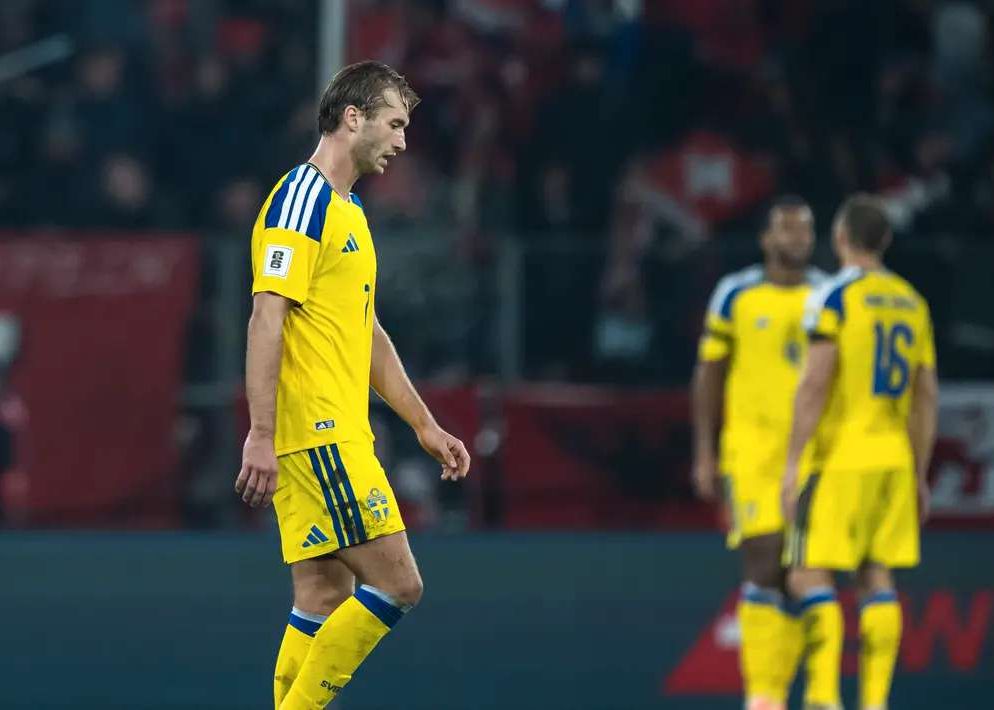 ¡Avanza a los play-offs a través de la UEFA Nations League! En el debut de Porter, Suecia perdió 1-4 y acabó última del grupo.