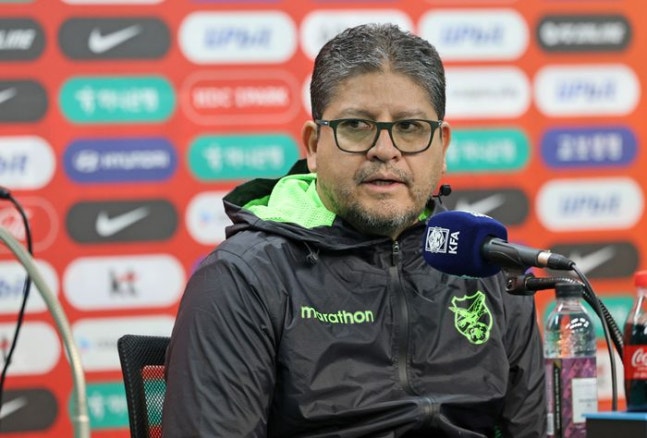 Seleccionador de Bolivia: Corea del Sur tiene muchos jugadores muy fuertes en Europa. Hemos hecho muchos análisis.