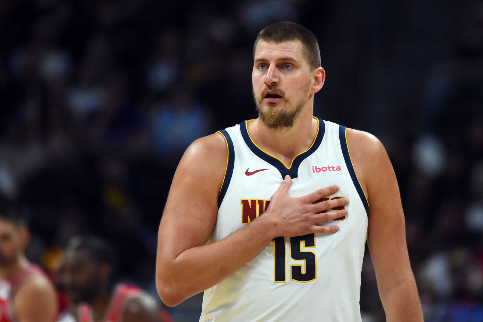 Jokic rápidamente anotó un triple-doble en 8 tiros, liderando al equipo en más-menos personal +27.