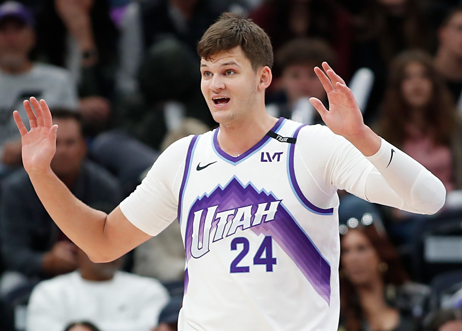 Shams: Kesler, No. 5 del Jazz, se sometió a una cirugía en el hombro izquierdo y estará fuera por el resto de la temporada