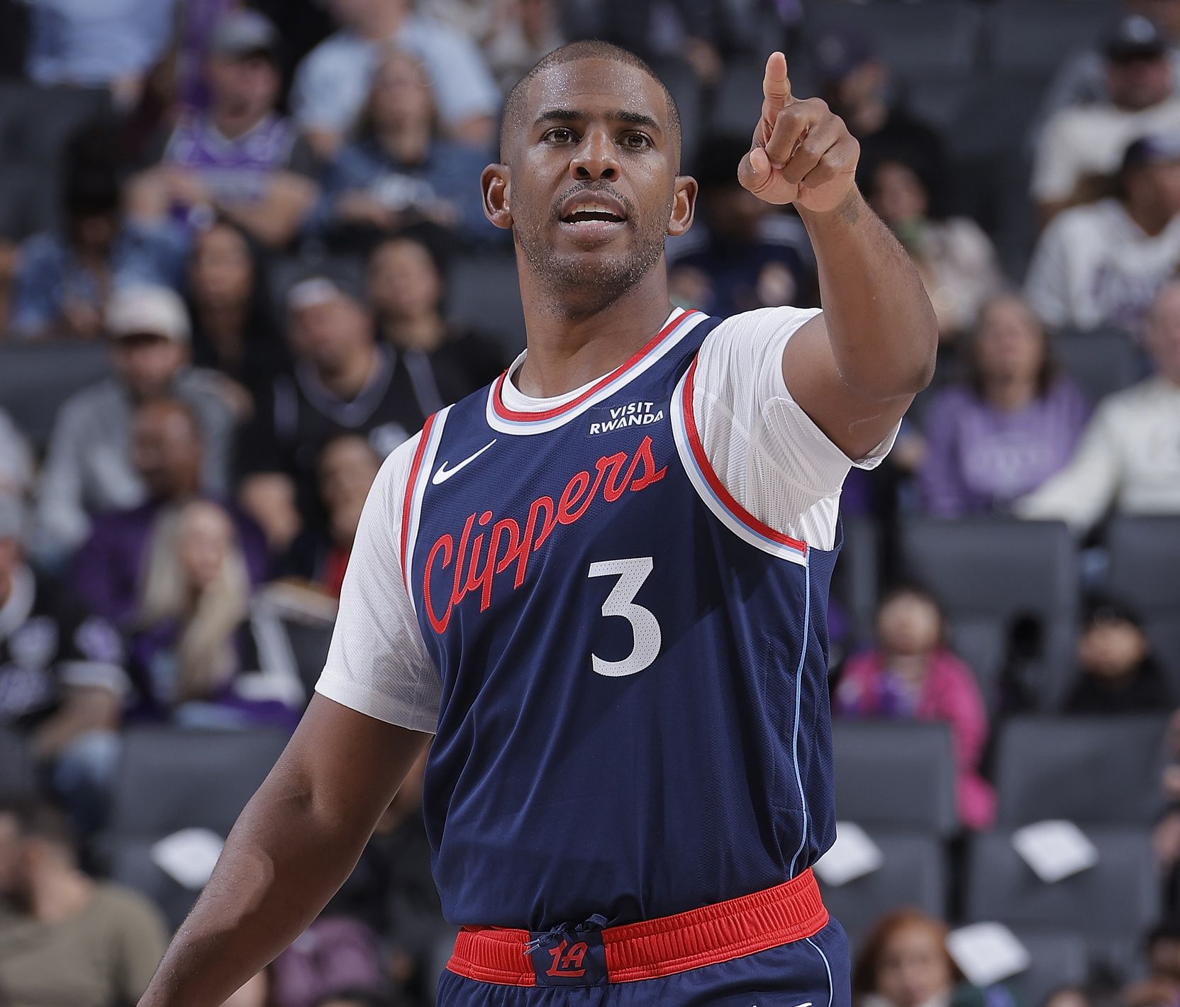 Tyronn Lue: Con Harden fuera esta noche, Paul tendrá más tiempo de juego