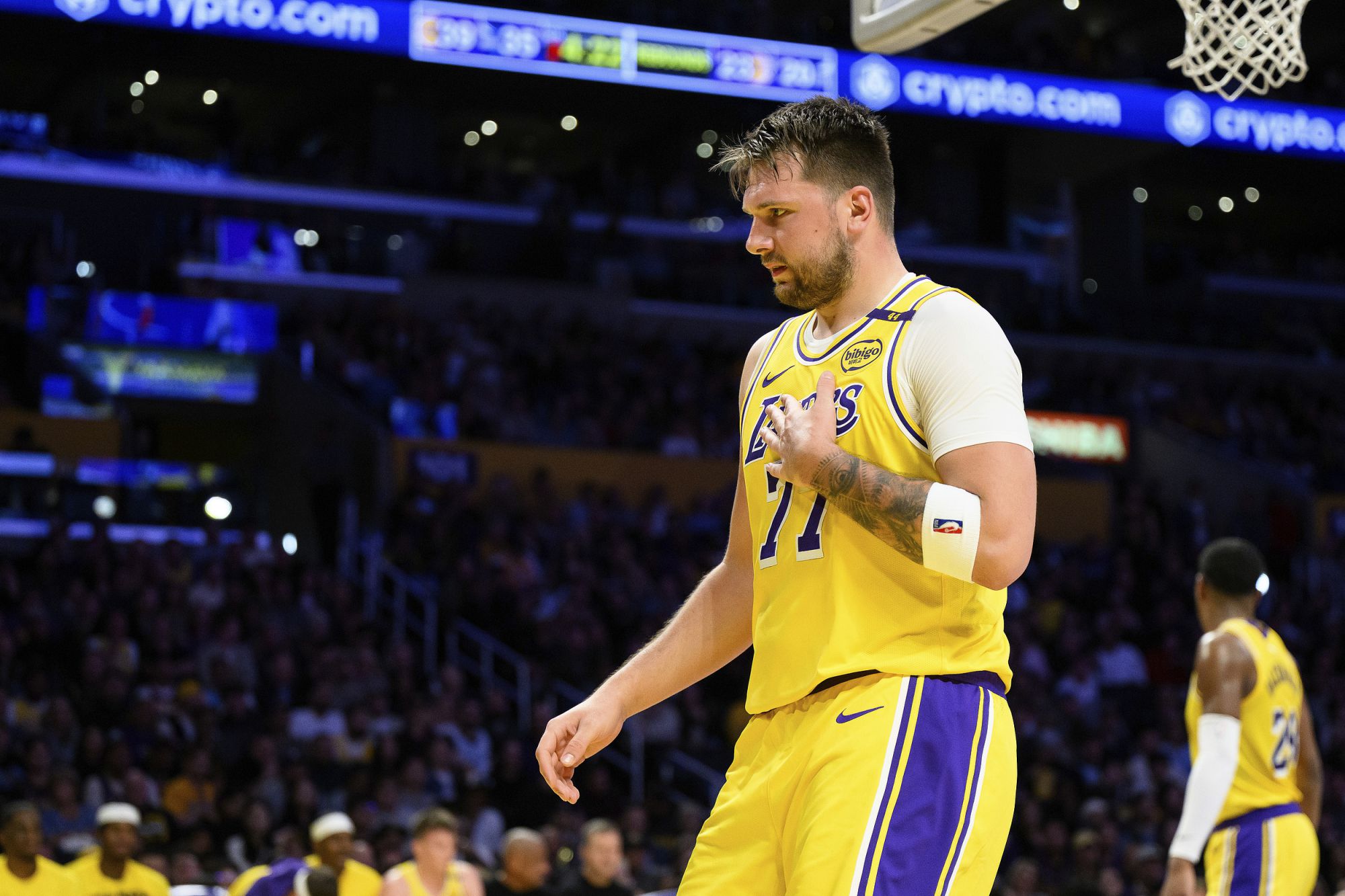 ¡El estado competitivo es lento! Doncic & Reeves sólo anotaron 32 puntos y cometieron 9 errores