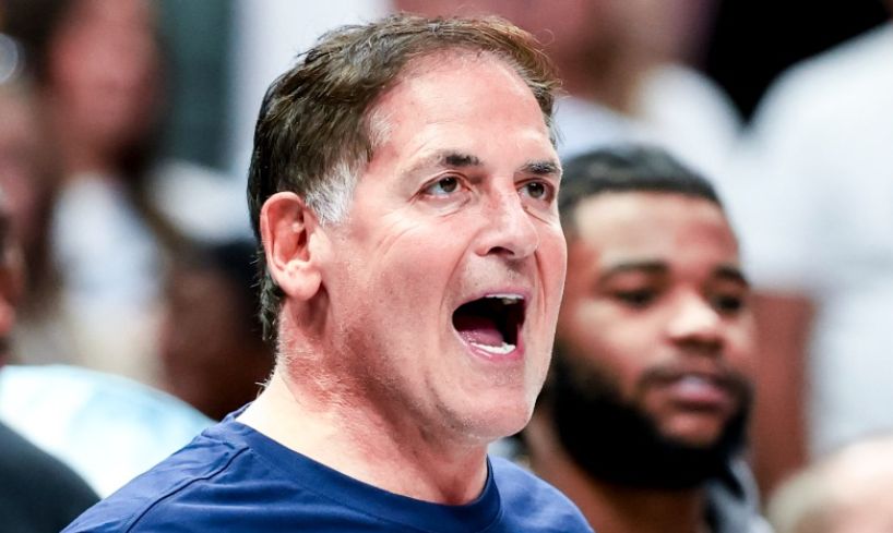 Meiji dio la noticia de que Cuban espera contratar al ex gerente general del Jazz para reemplazar a Harrison. cubano: nunca dije eso