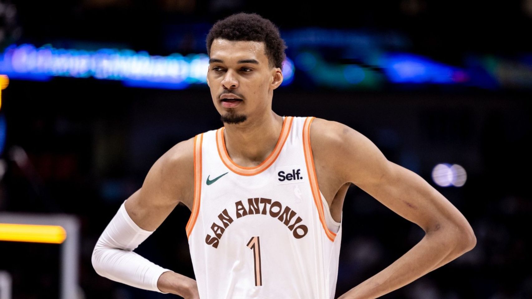 ¡Asistencia completa esta temporada! Partido de mañana ante los Kings: Bunyama es duda por lesión en el gemelo