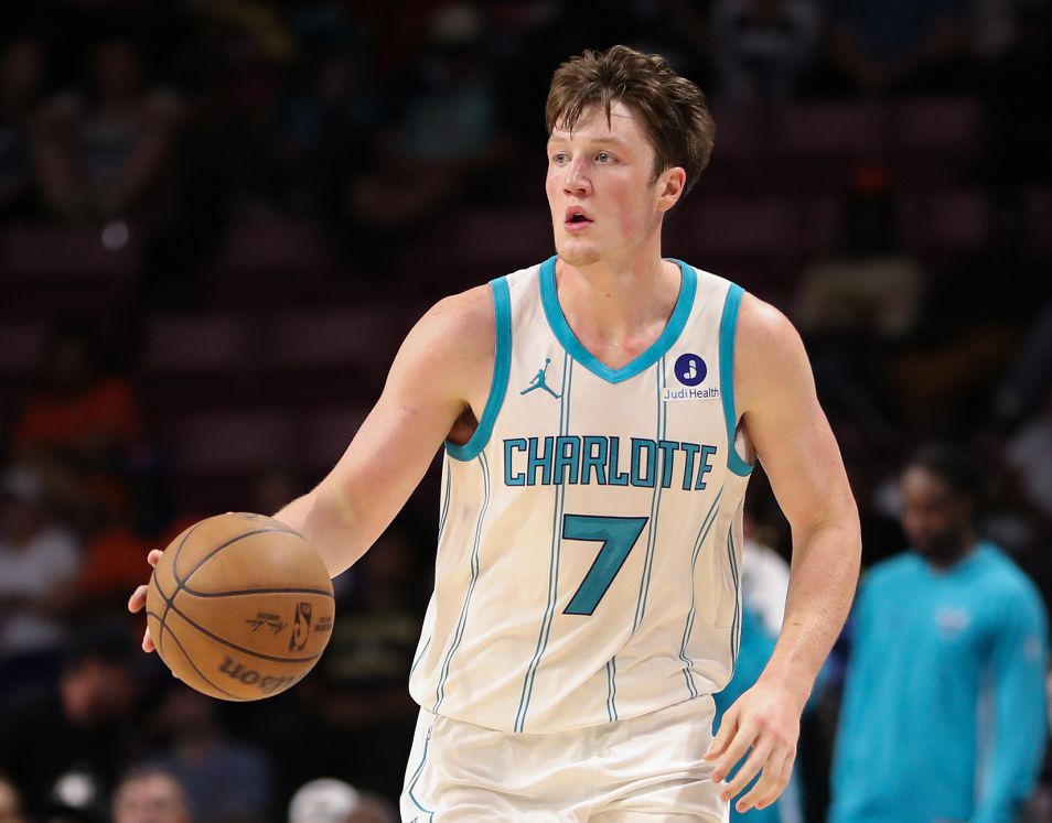 Knipel anotó más de 30 puntos por segunda vez esta temporada, y los otros jugadores nuevos anotaron dos veces en total.