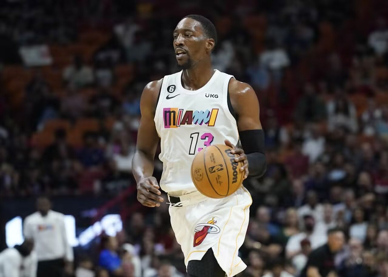 Adebayo: No está seguro de la gravedad de su lesión en el pie, planea regresar a Miami para una resonancia magnética