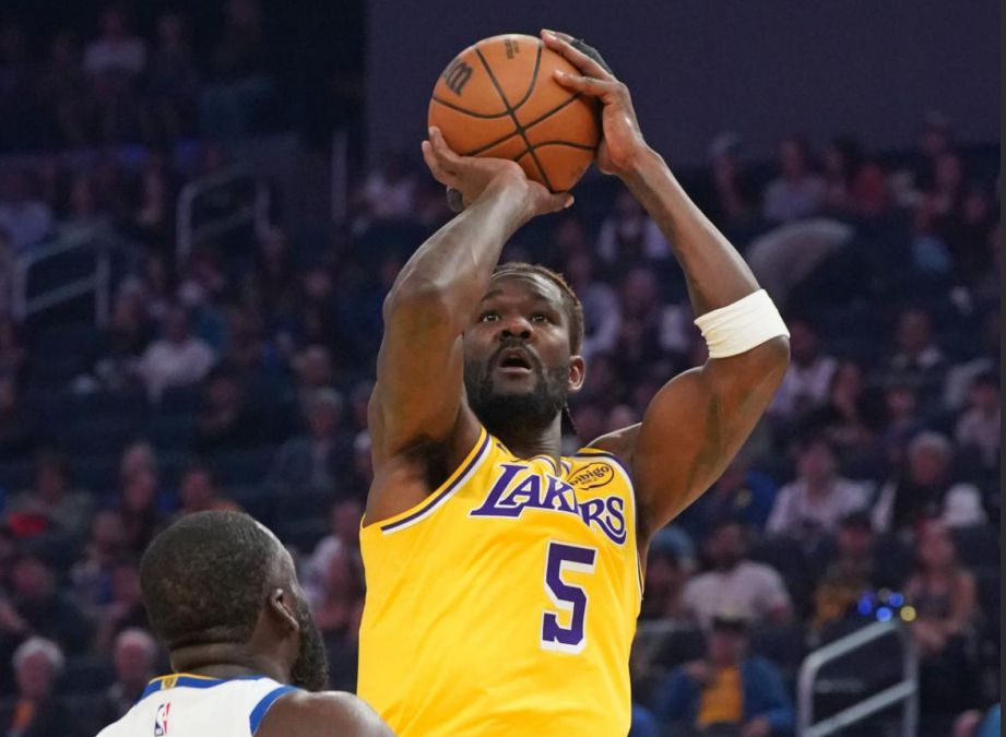 Ayton habla sobre enfrentamientos: Se siente como luchar contra un monstruo. Protegerlo requiere que todo el equipo trabaje en conjunto.