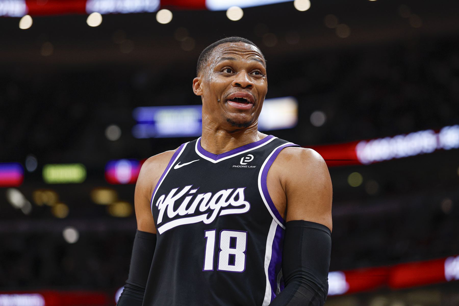 Hamm: Los Lakers vaciaron el equipo para conseguir a Westbrook. Para mantener el equilibrio en la alineación, lo puse en el equipo de reserva.
