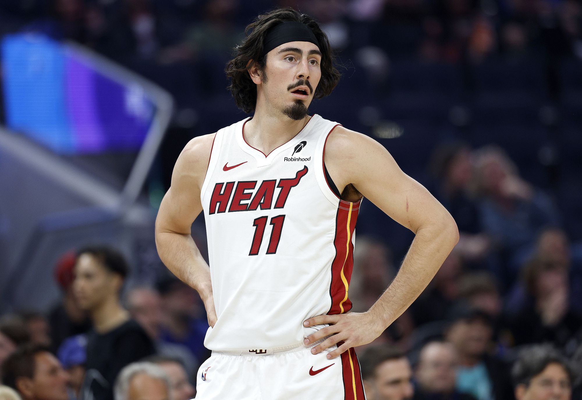 ¡Enfrentamiento del Rey de Hierro! Cavaliers Merrill hizo 1 de 10, Heat Huskers hizo 4 de 15