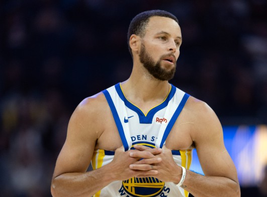 Los Warriors acertaron 4 de 18 triples en un solo cuarto y solo anotaron 14 puntos en el primer cuarto.