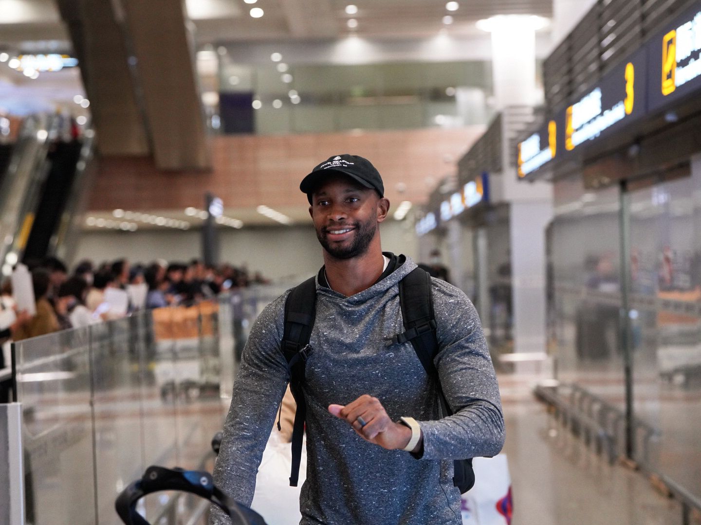 Persona de prensa: Fogg ha llegado a Shanghai y se reunirá con el equipo para preparar la nueva temporada