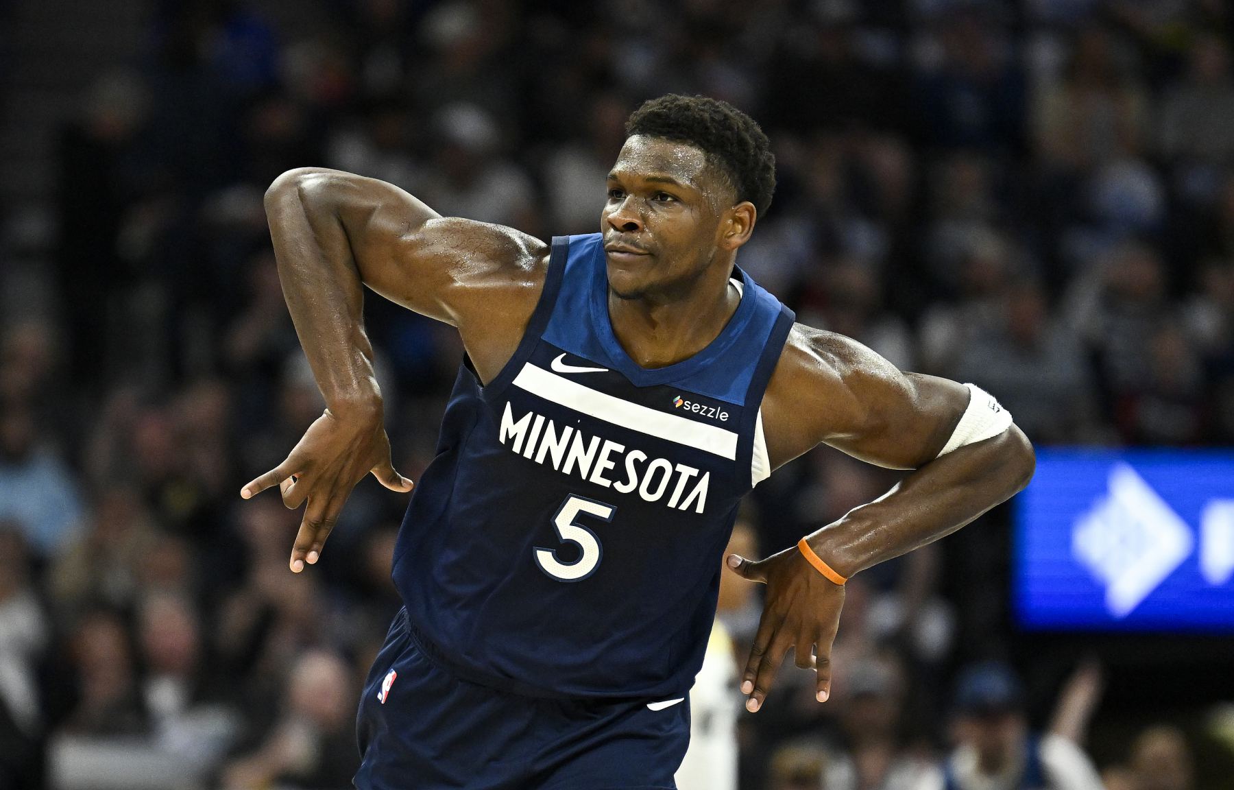 Edwards anotó 17 puntos en el tercer cuarto, lo que llevó a los Timberwolves a buscar la victoria.